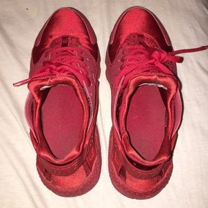 red nike huaraches
